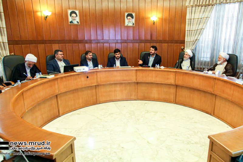 نشست با اعضای کمیسیون اقتصادی مجلس خبرگان رهبری