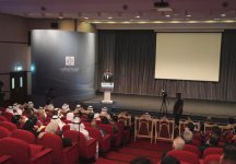  نشست تجار و فعالان اقتصادی ایران و امارات در اتاق بازرگانی ابوظبی